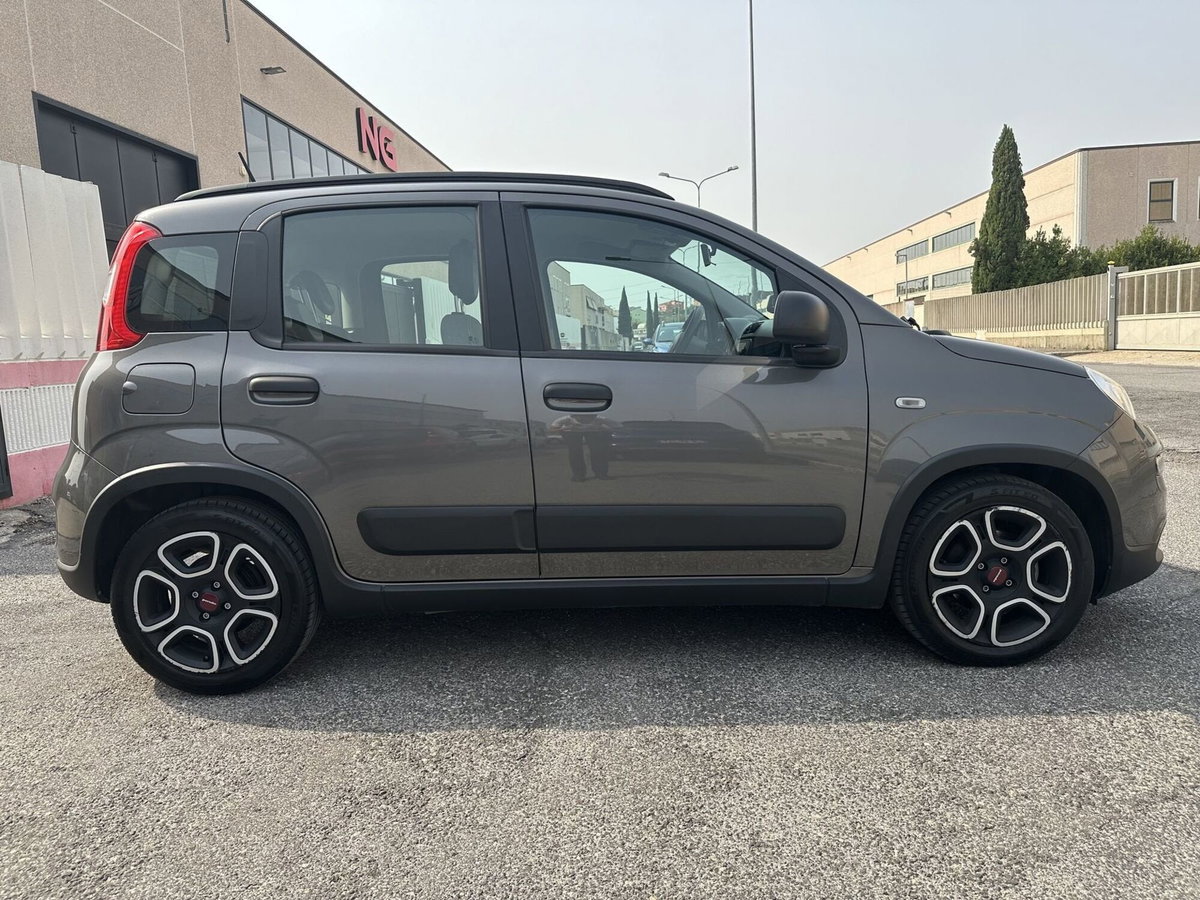Fiat Panda 1.0 FireFly S&S Hybrid City Cross (8)