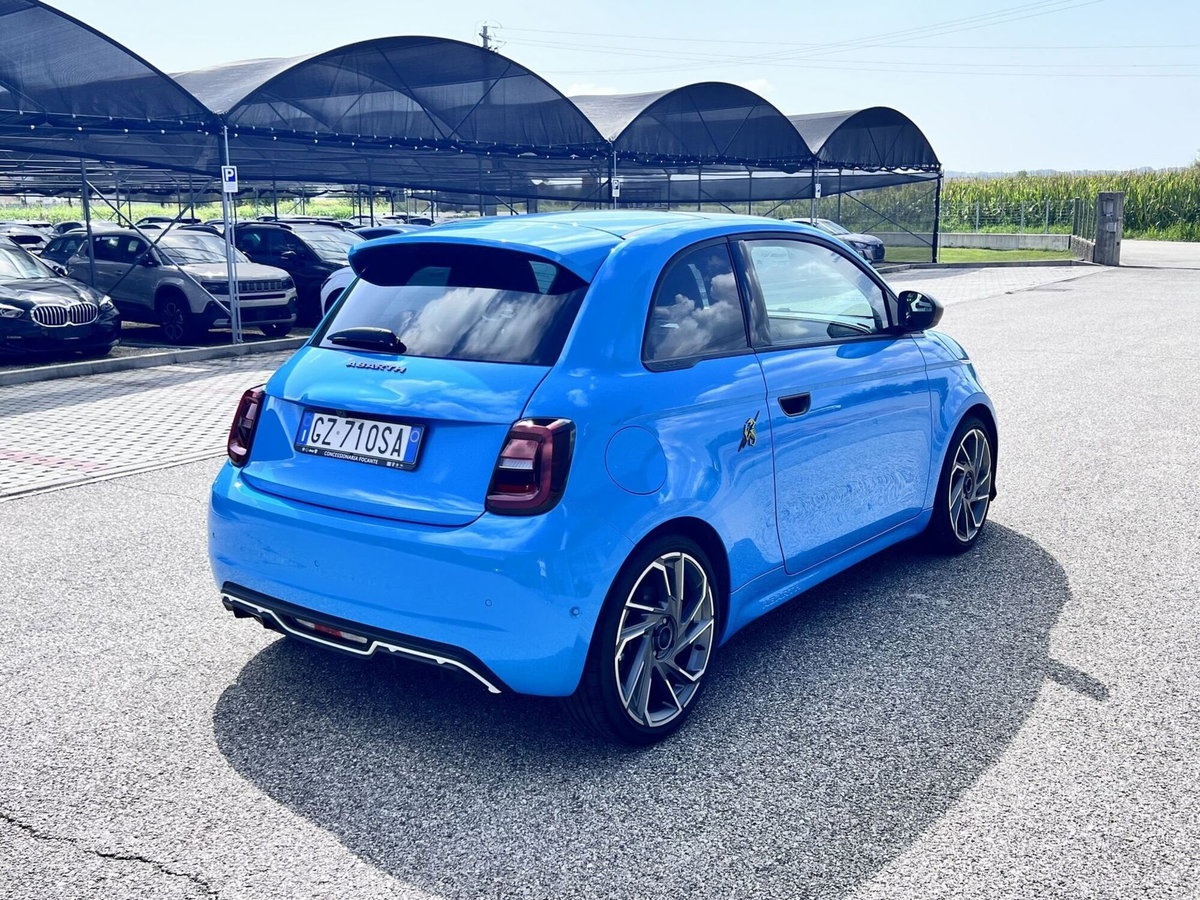 Abarth 500e 42 kWh Turismo (3)