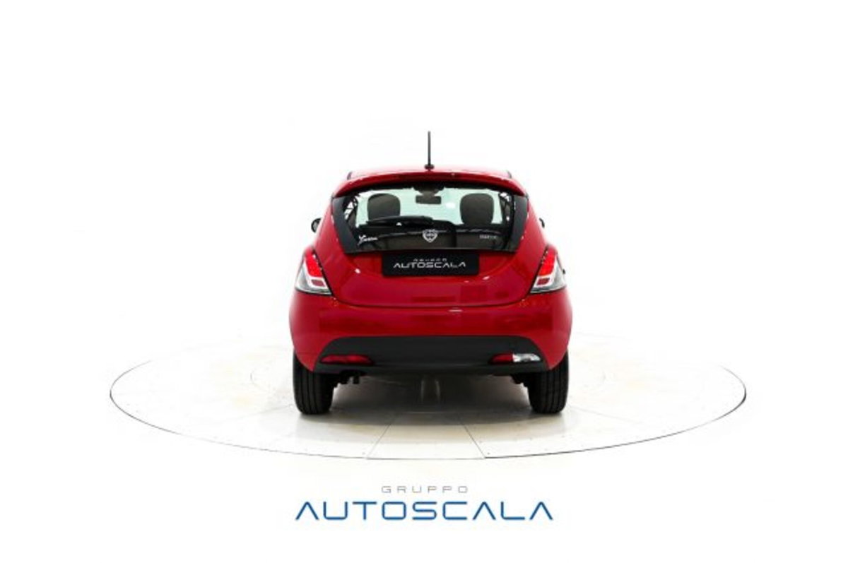 Lancia Ypsilon 1.0 FireFly 5 porte S&S Hybrid Ecochic Silver (17)