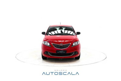 Lancia Ypsilon 1.0 FireFly 5 porte S&S Hybrid Ecochic Silver (2)