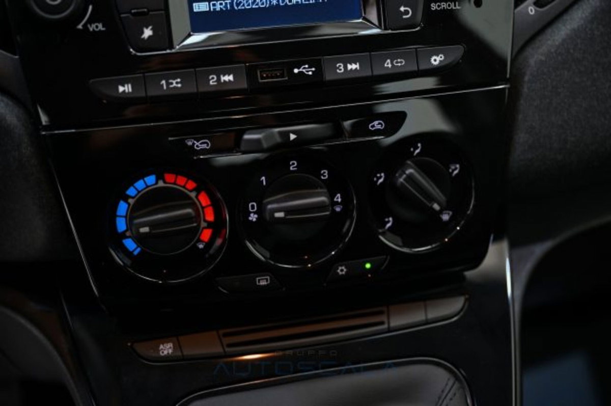 Lancia Ypsilon 1.0 FireFly 5 porte S&S Hybrid Ecochic Silver (9)