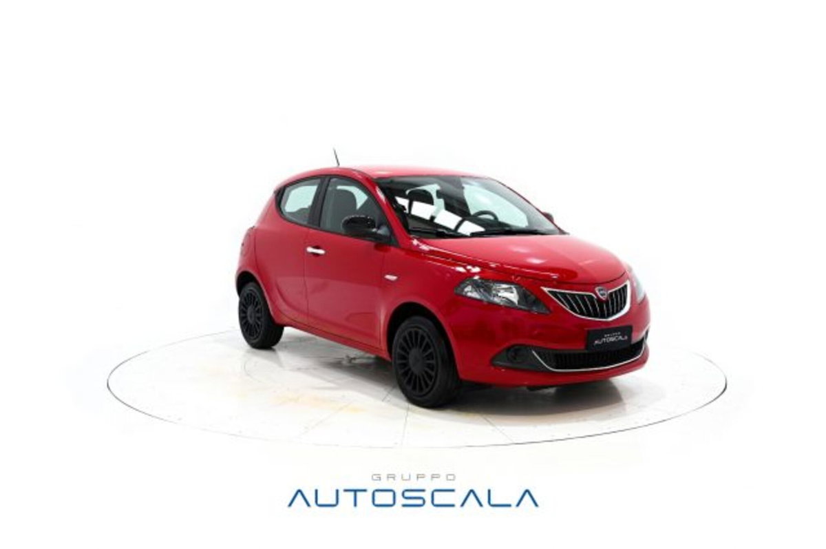 Lancia Ypsilon 1.0 FireFly 5 porte S&S Hybrid Silver Plus (19)