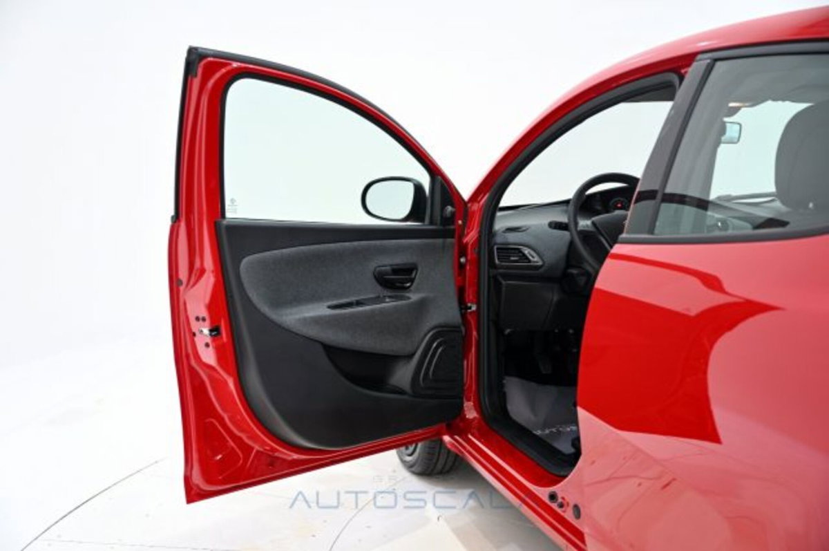 Lancia Ypsilon 1.0 FireFly 5 porte S&S Hybrid Silver Plus (5)