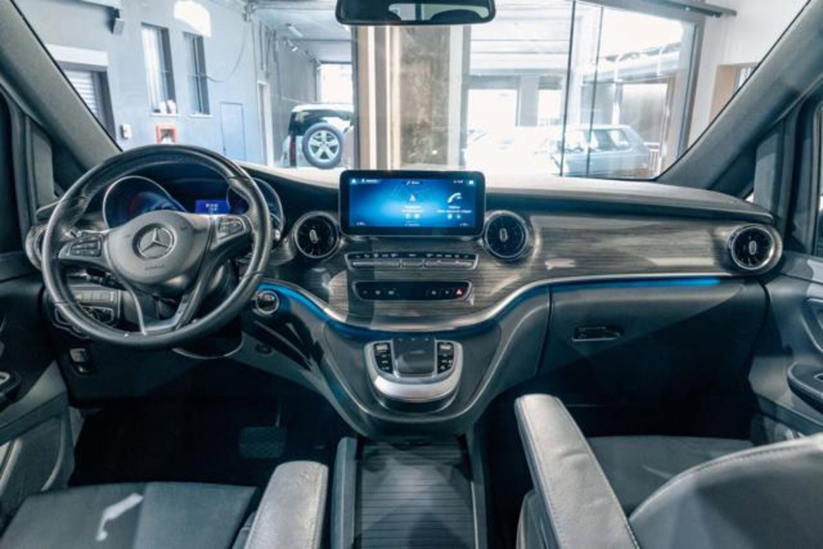 Mercedes-Benz Classe V Extralong 300 d Avantgarde auto (10)