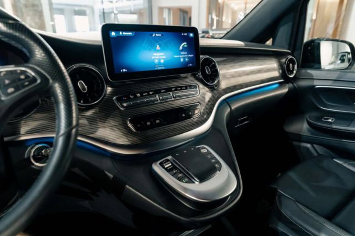 Mercedes-Benz Classe V Extralong 300 d Avantgarde auto (12)