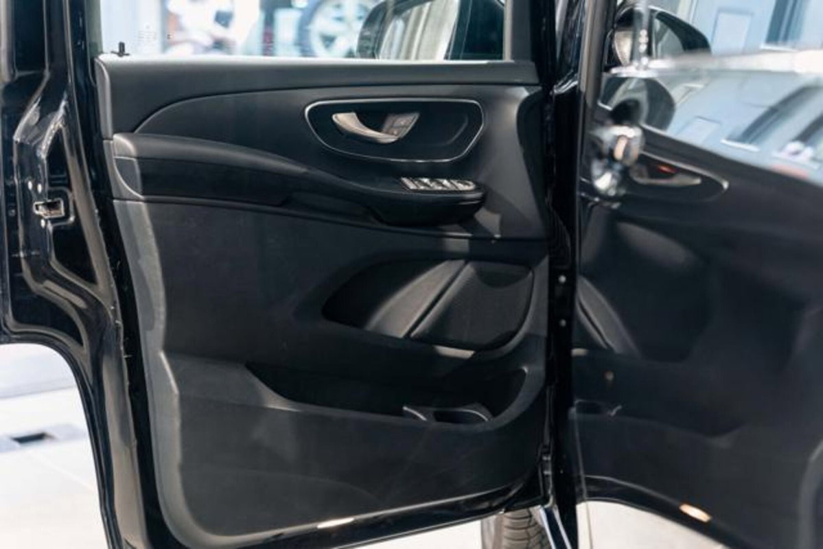 Mercedes-Benz Classe V Extralong 300 d Avantgarde auto (15)