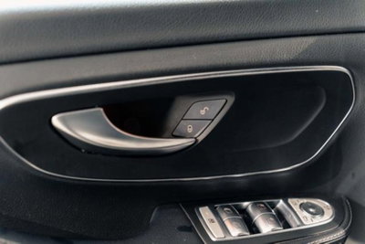 Mercedes-Benz Classe V Extralong 300 d Avantgarde auto (16)