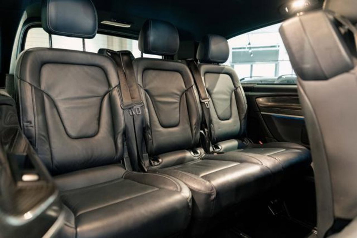 Mercedes-Benz Classe V Extralong 300 d Avantgarde auto (8)
