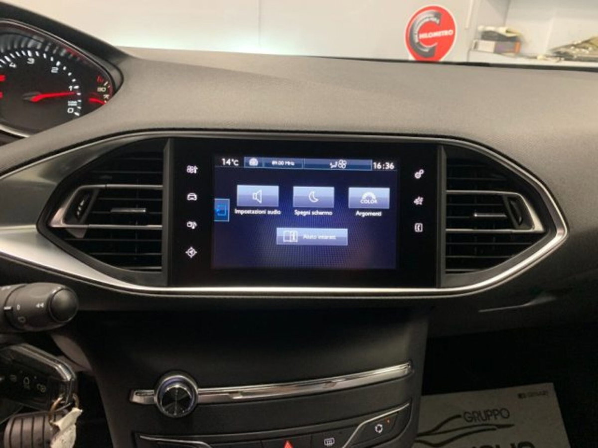 Peugeot 308 BlueHDi 120 S&S EAT6 Business (14)