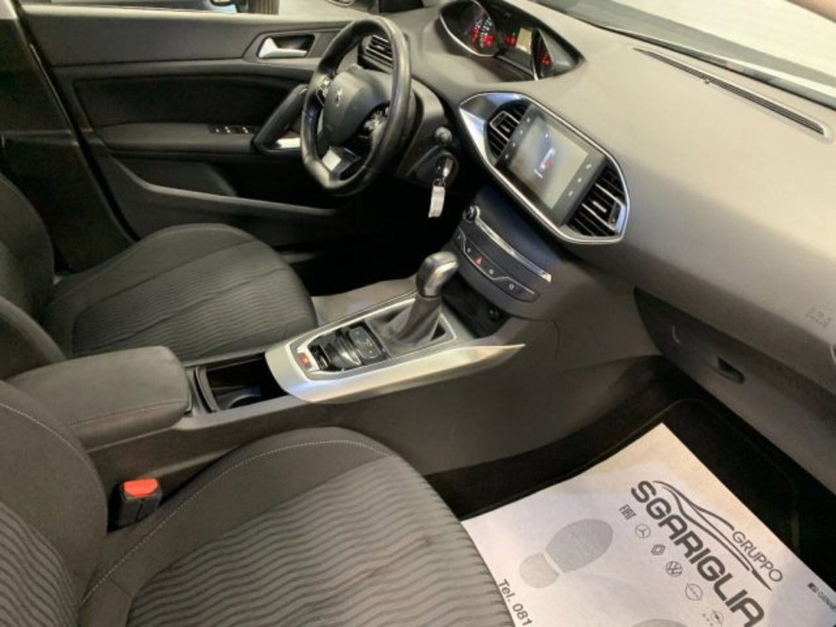 Peugeot 308 BlueHDi 120 S&S EAT6 Business (19)