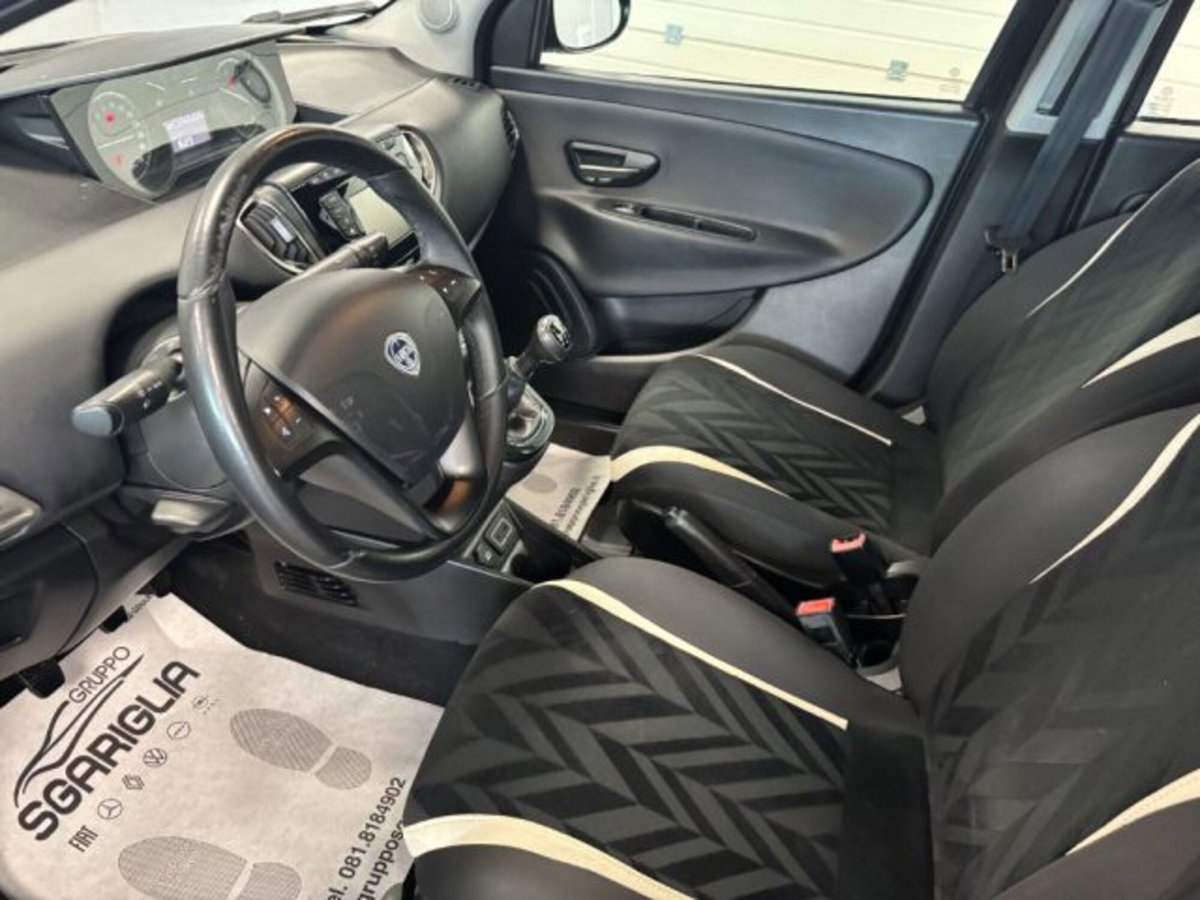 Lancia Ypsilon 1.3 MJT 16V 95 CV 5 porte S&S Gold (10)