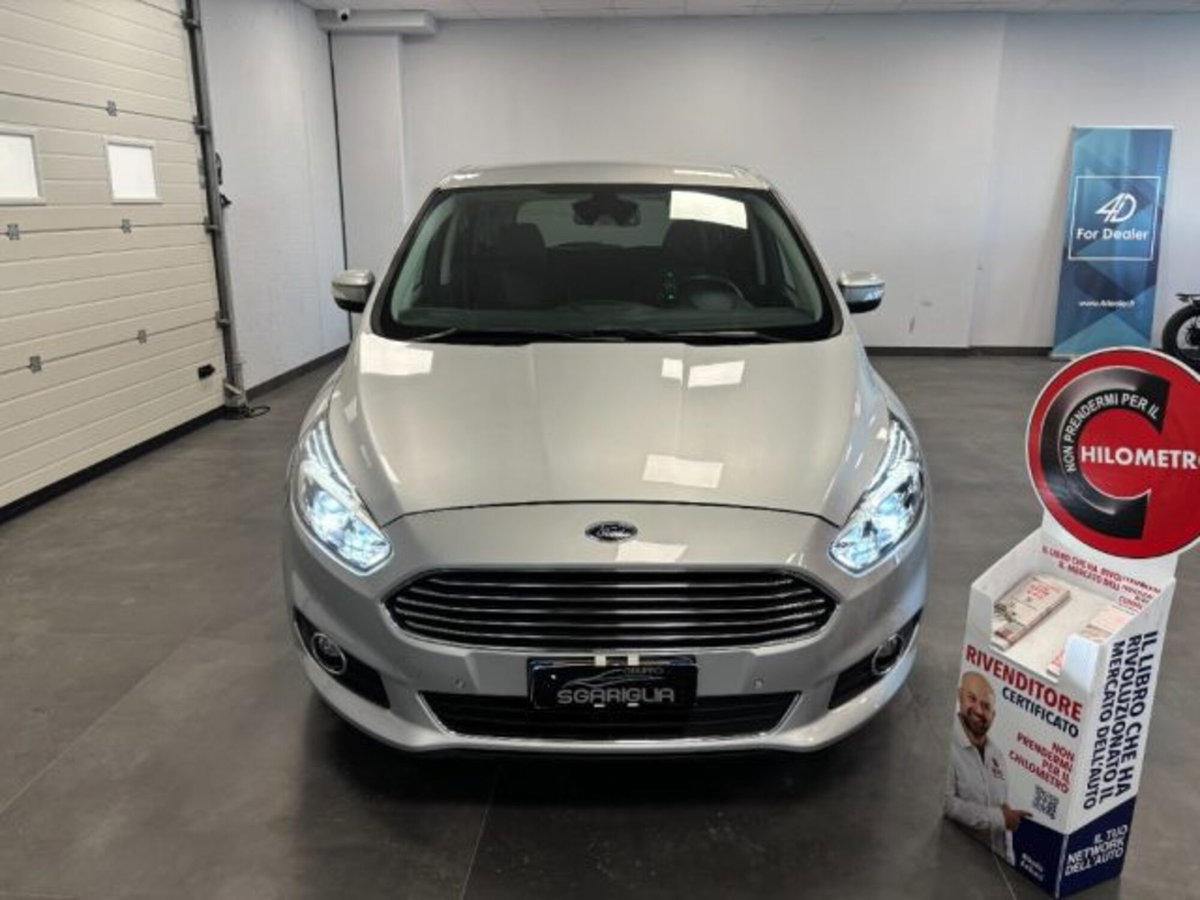 Ford S-Max 2.0 TDCi 150CV Start&Stop Powershift 7 posti Vignale (2)