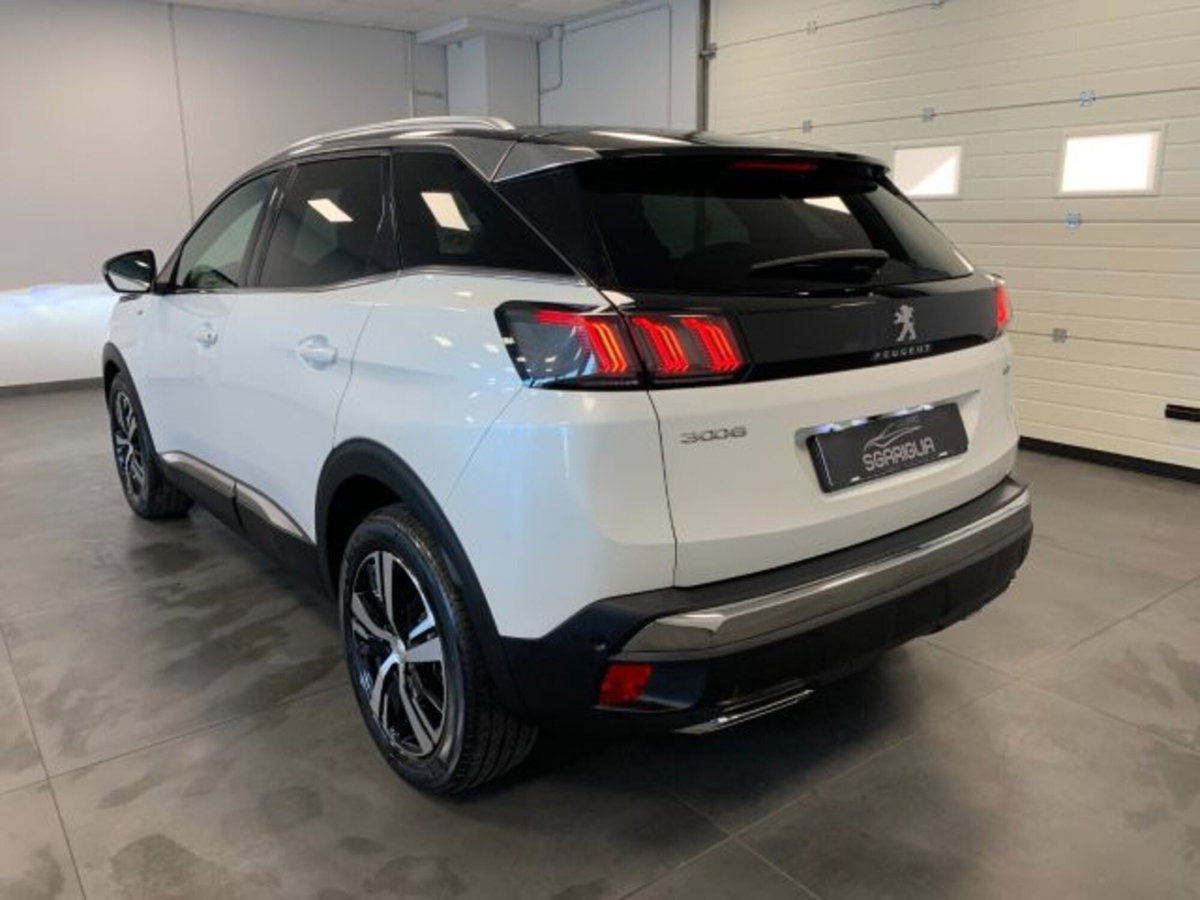 Peugeot 3008 BlueHDi 130 S&S EAT8 GT Pack (4)