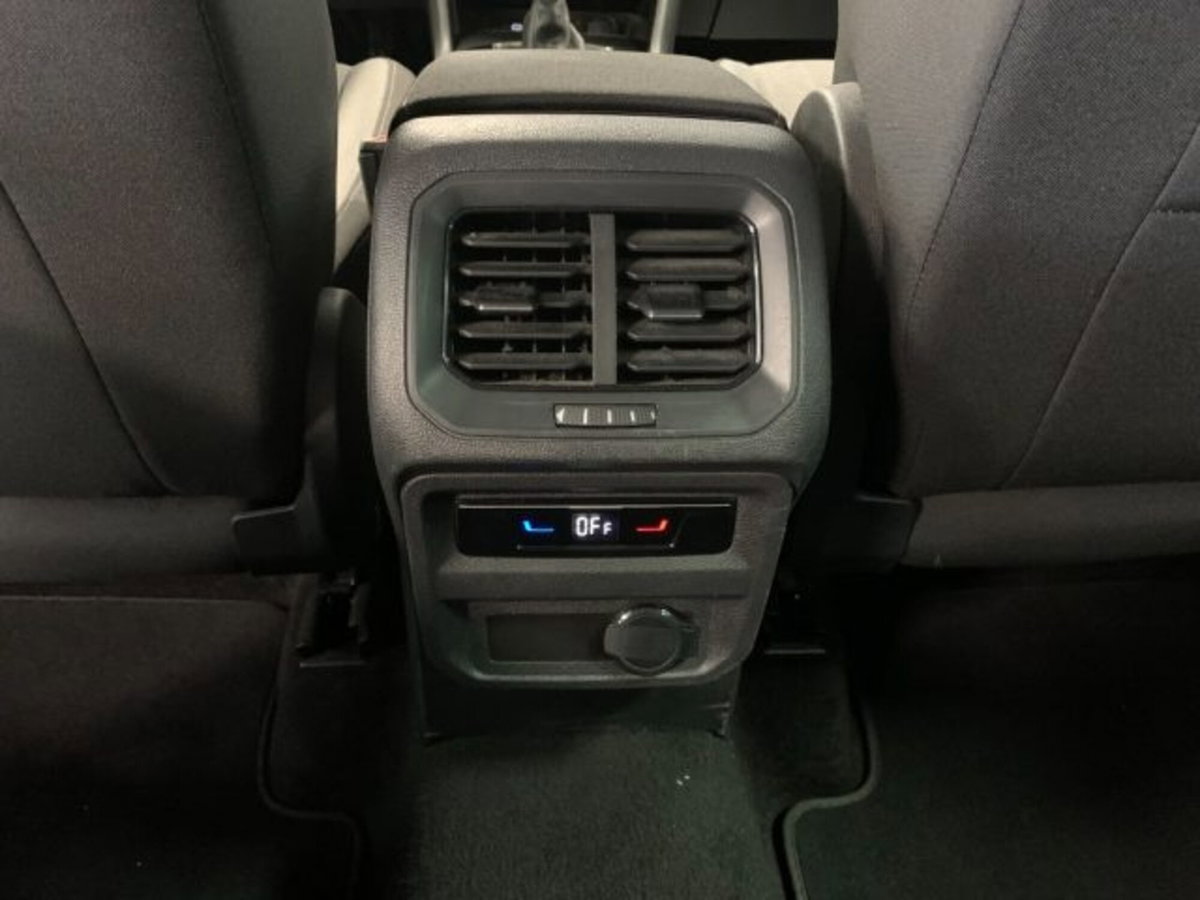 Volkswagen Tiguan 2.0 tdi Elegance 150cv dsg (16)