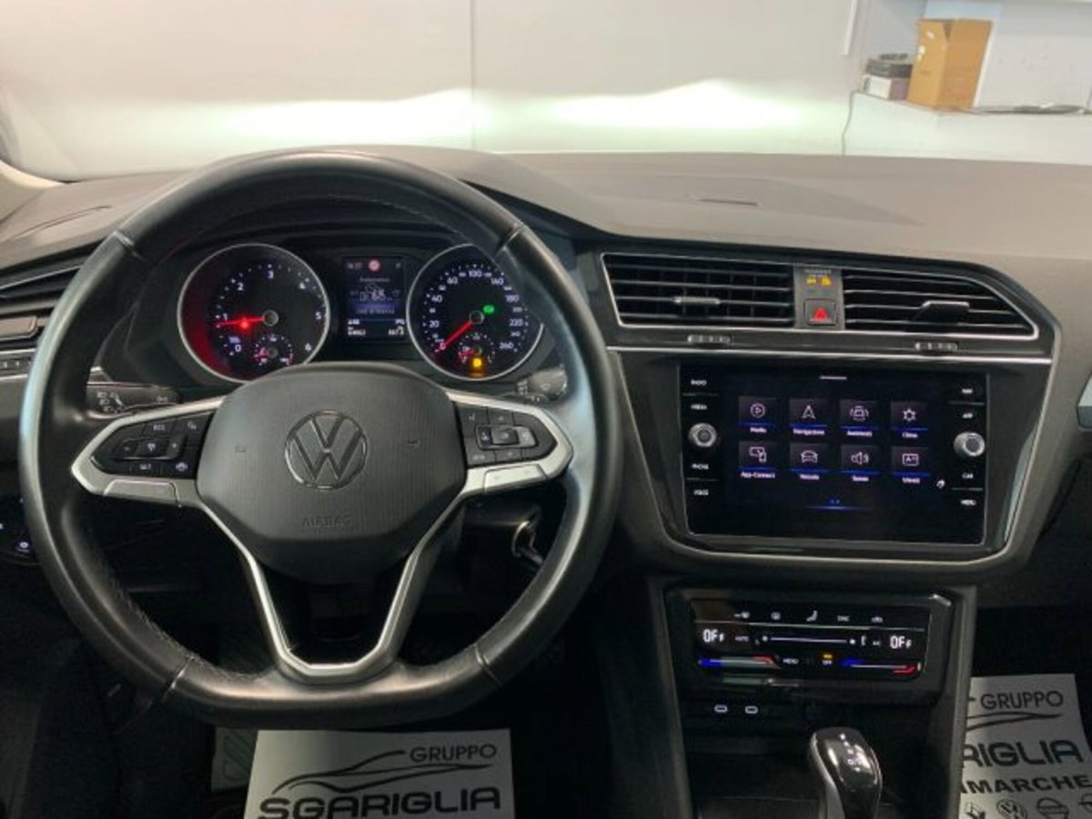 Volkswagen Tiguan 2.0 tdi Elegance 150cv dsg (18)