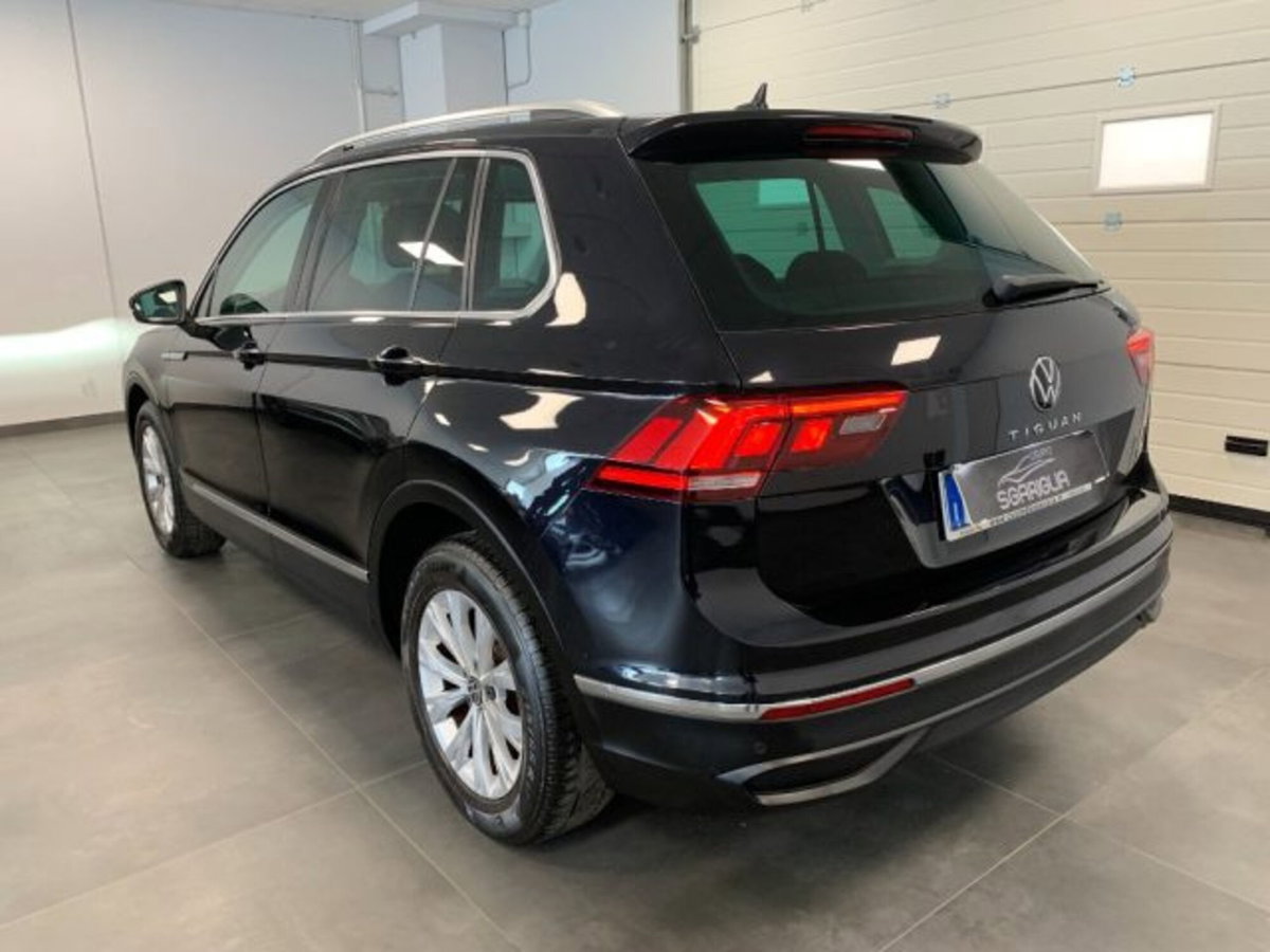 Volkswagen Tiguan 2.0 tdi Elegance 150cv dsg (4)