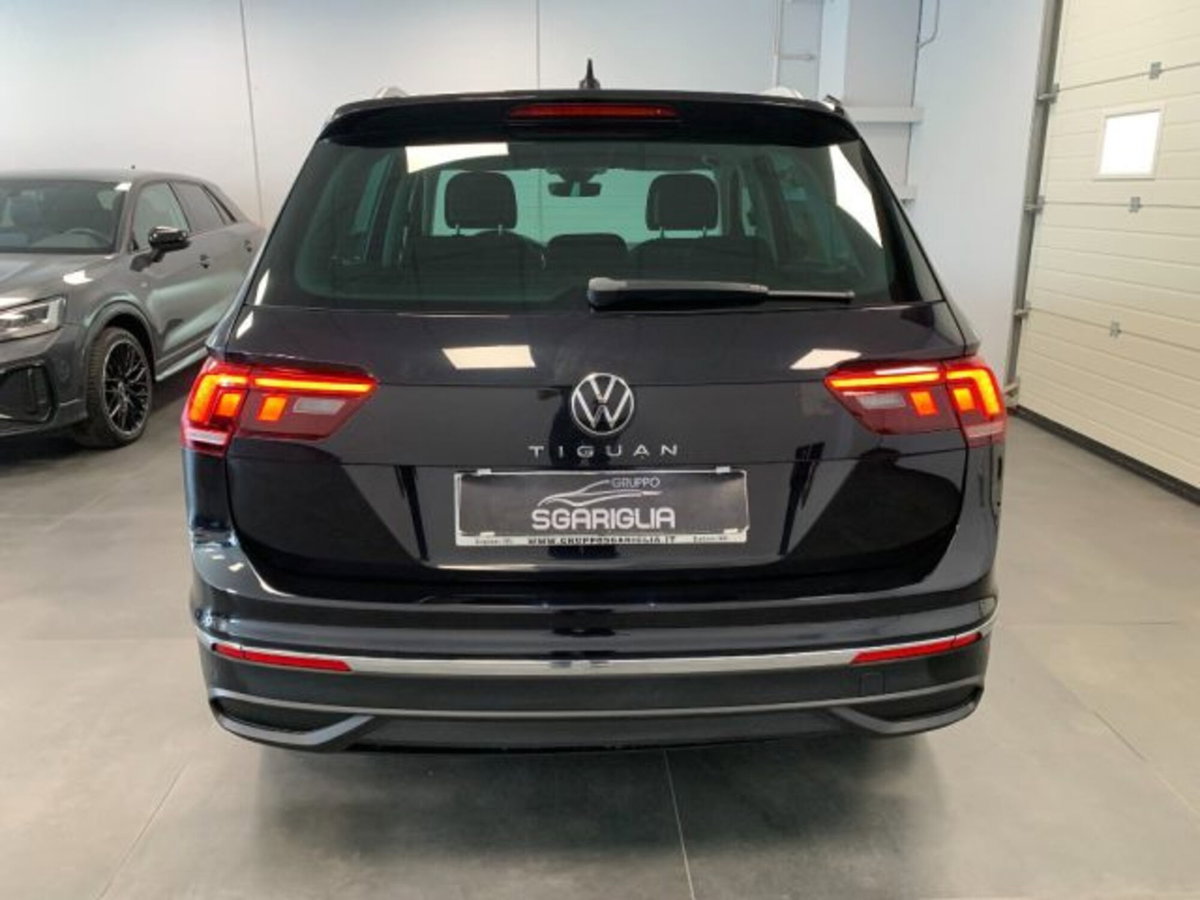 Volkswagen Tiguan 2.0 tdi Elegance 150cv dsg (5)