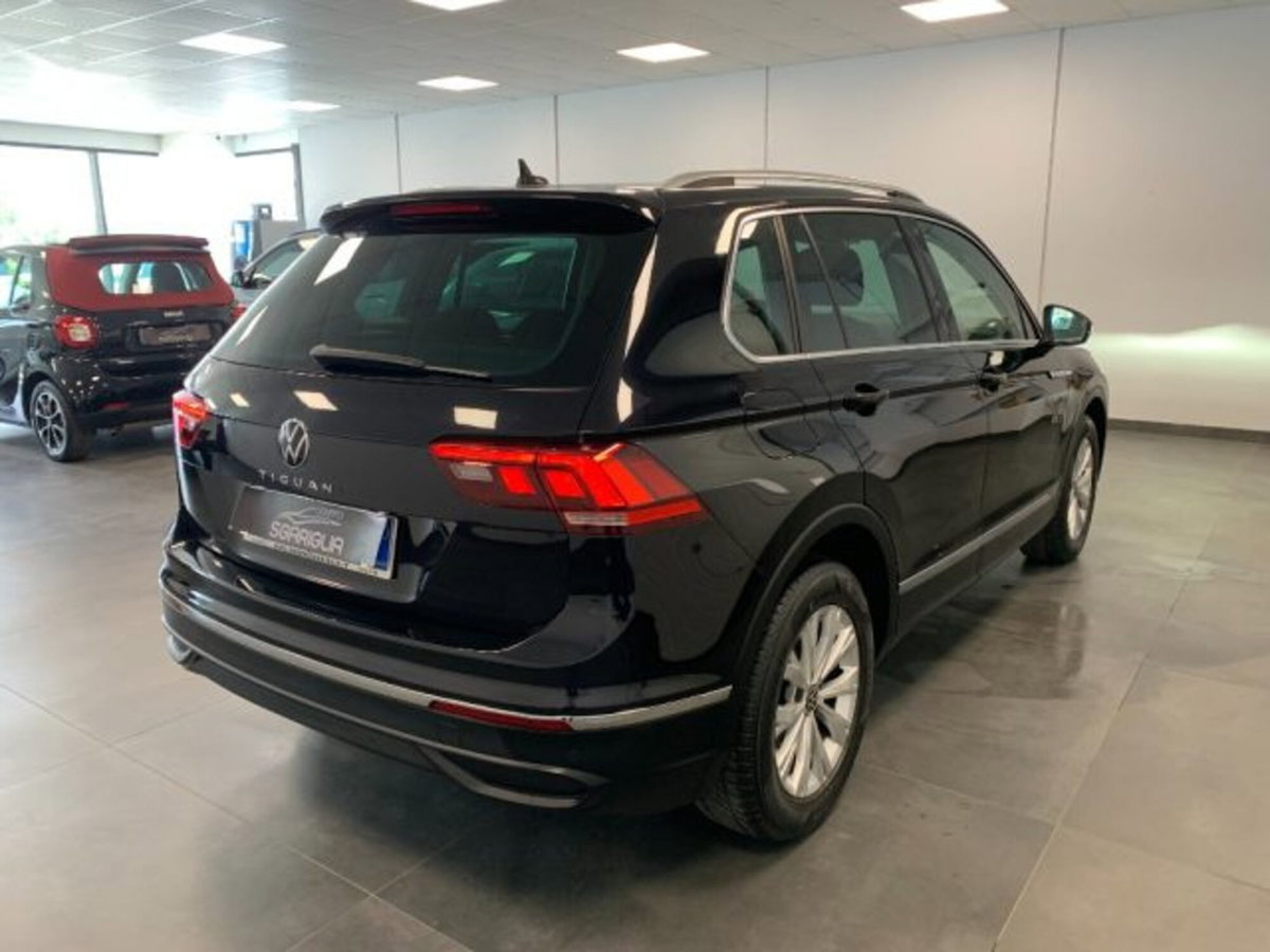 Volkswagen Tiguan 2.0 tdi Elegance 150cv dsg (6)