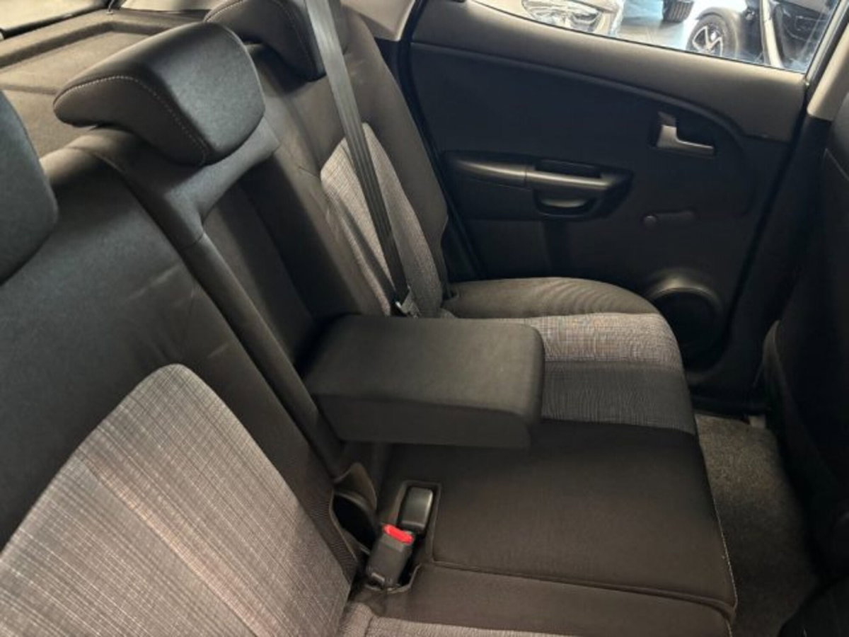 Kia Venga 1.4 CRDi 90CV Active (13)