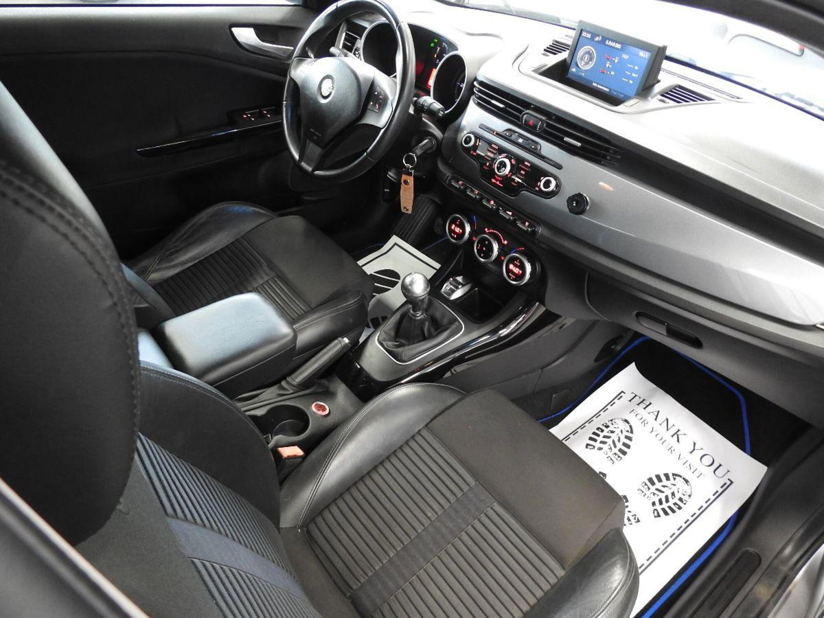 Alfa Romeo Giulietta 2.0 JTDm-2 Distinctive 170cv (10)