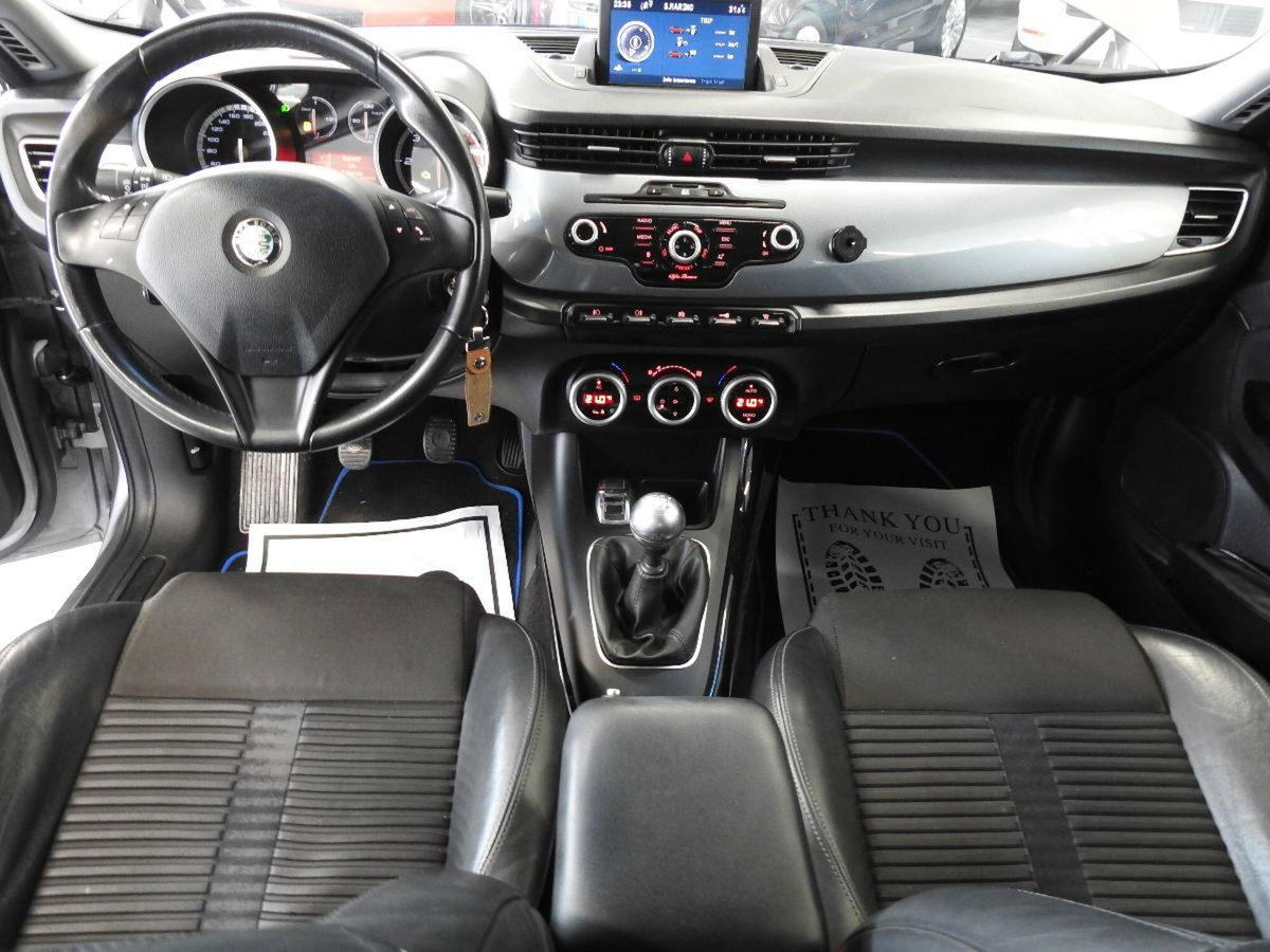 Alfa Romeo Giulietta 2.0 JTDm-2 Distinctive 170cv (15)