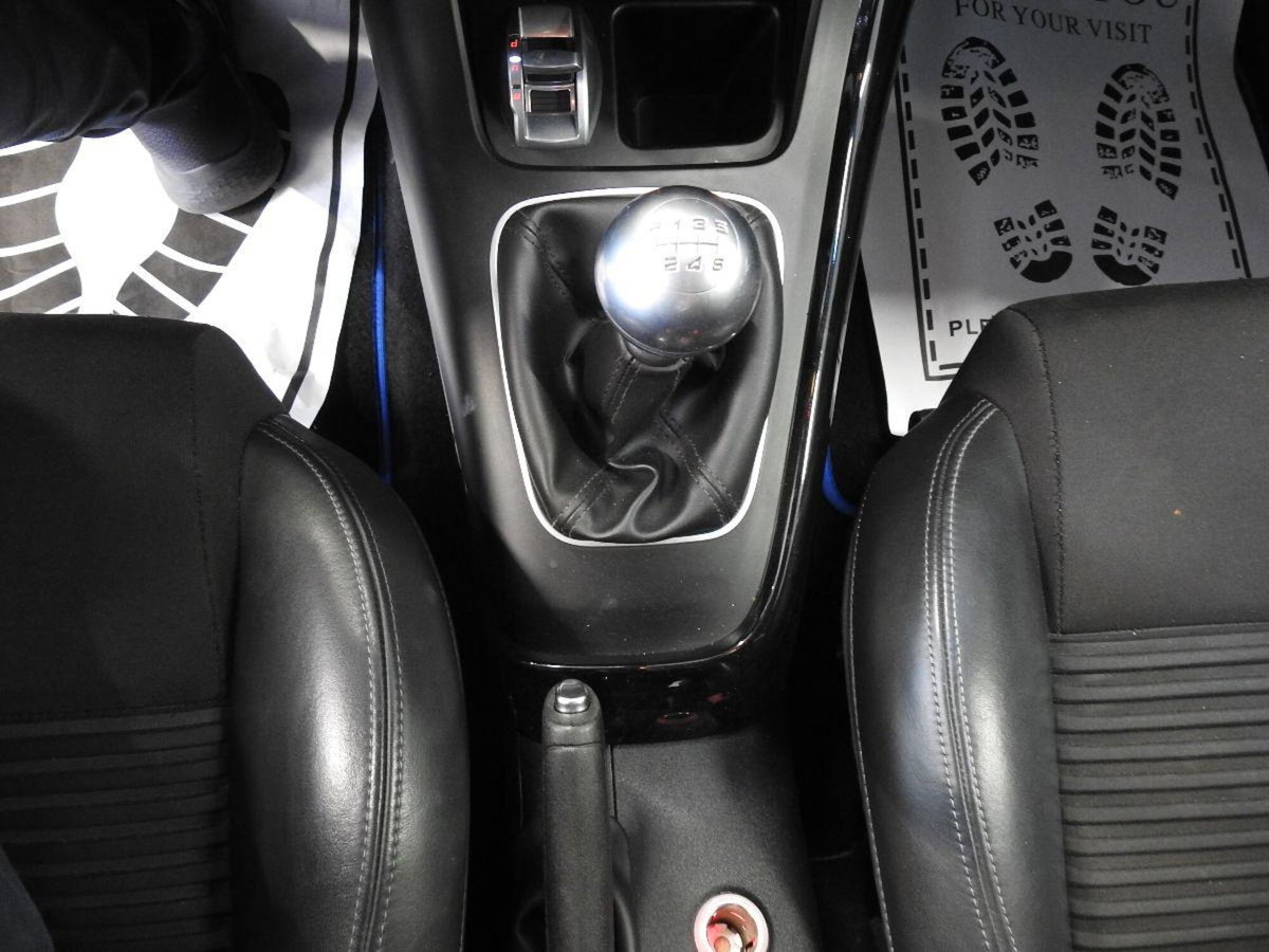 Alfa Romeo Giulietta 2.0 JTDm-2 Distinctive 170cv (18)