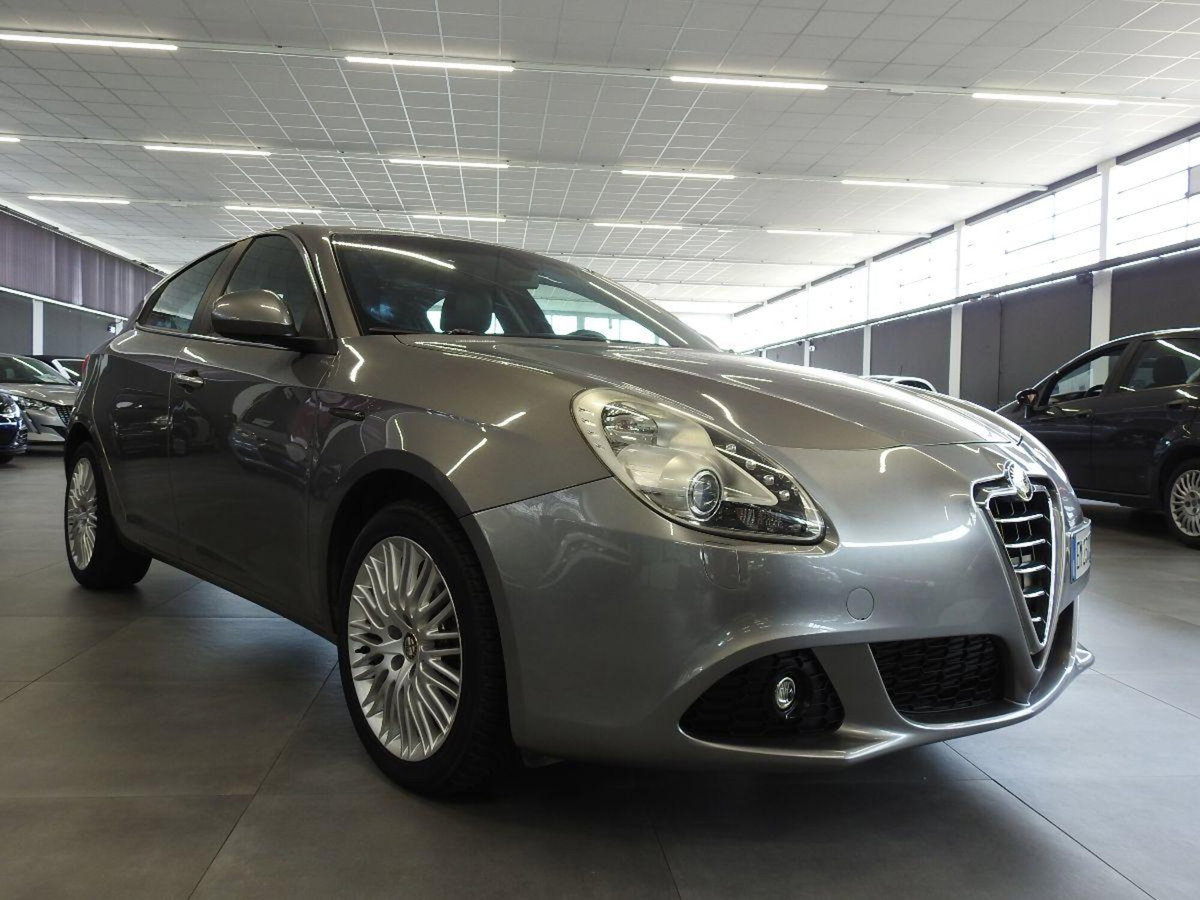 Alfa Romeo Giulietta 2.0 JTDm-2 Distinctive 170cv (2)