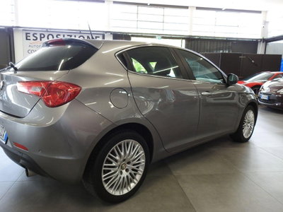 Alfa Romeo Giulietta 2.0 JTDm-2 Distinctive 170cv (3)
