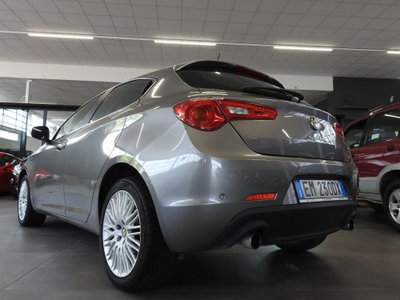 Alfa Romeo Giulietta 2.0 JTDm-2 Distinctive 170cv (7)