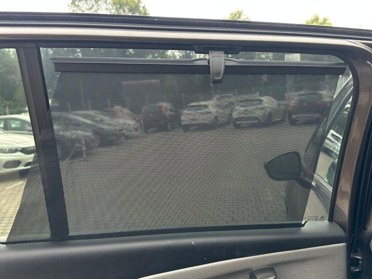 Citroen C4 1.6 e-HDi 115 Exclusive (17)