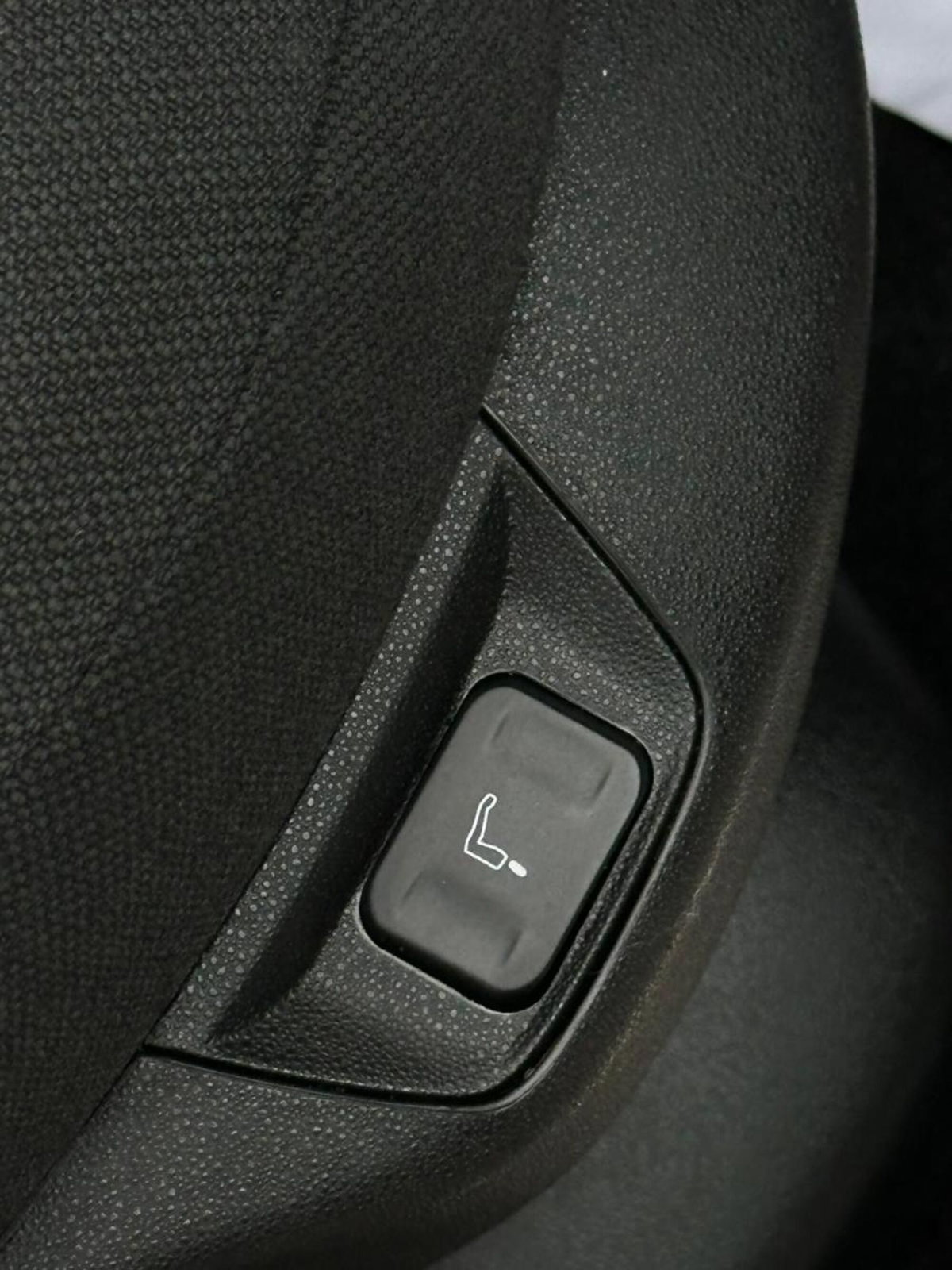 Citroen C4 1.6 e-HDi 115 Exclusive (20)