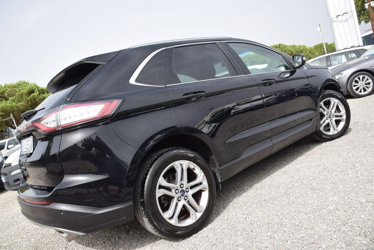 Ford Edge 2.0 TDCI 180 CV AWD Start&Stop Titanium (3)