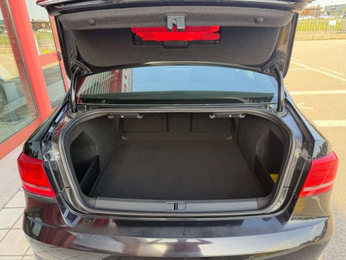 Volkswagen Passat 1.6 TDI Comfortline BlueM. Tech. (6)