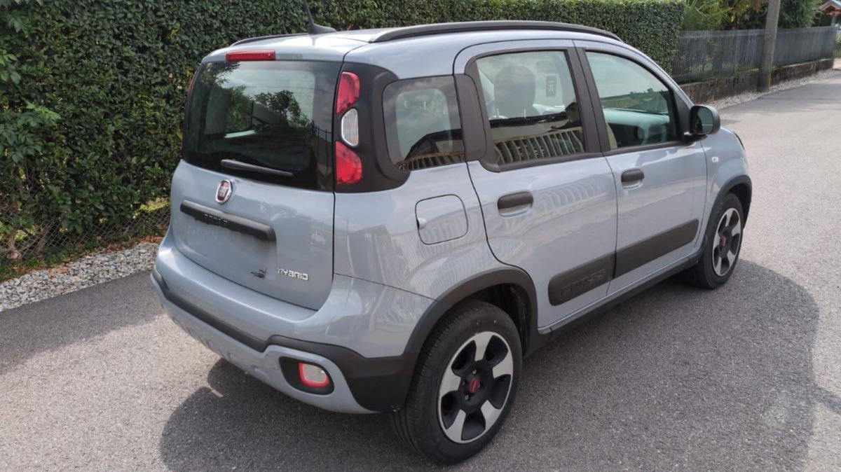 Fiat Panda 1.0 FireFly S&S Hybrid City Cross (5)