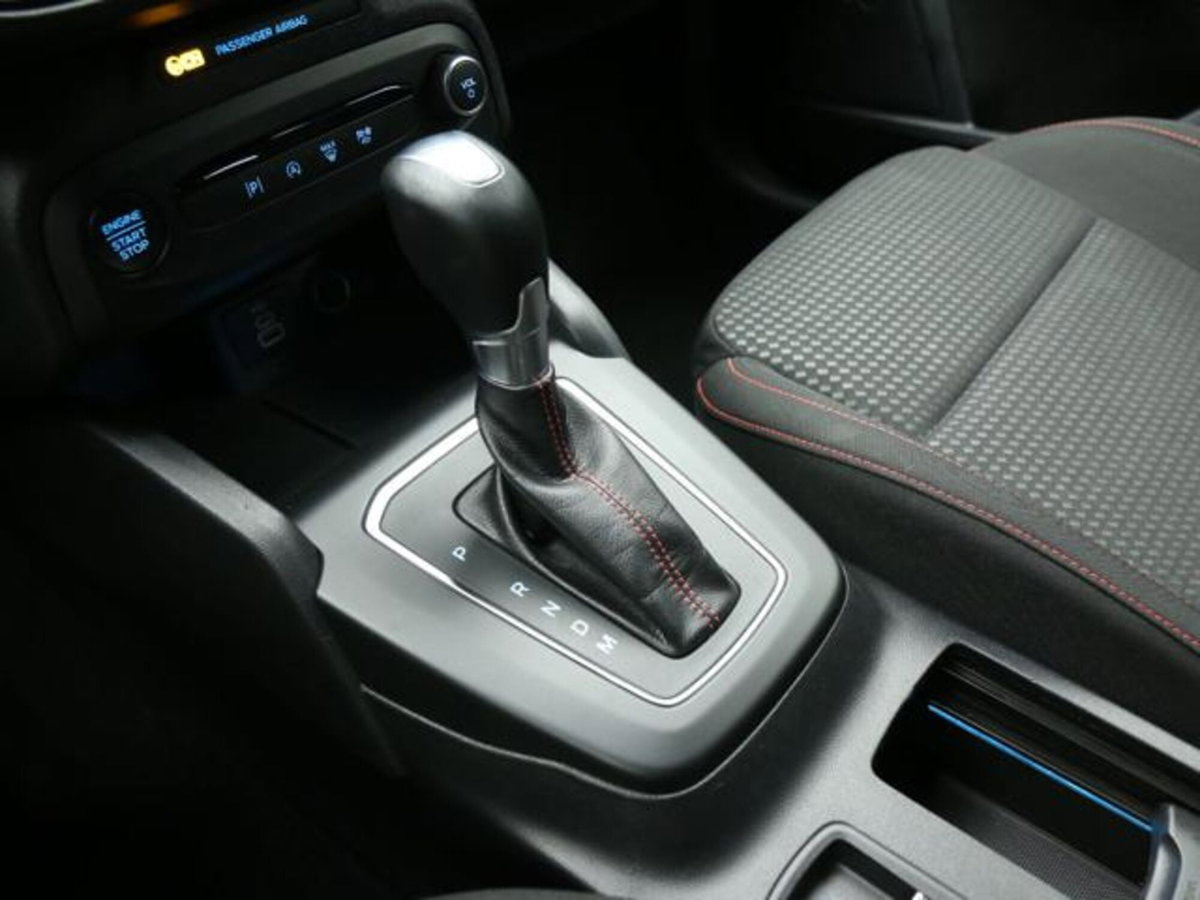 Ford Focus Station Wagon 1.0 EcoBoost Hybrid 125 CV Powershift SW ST-Line X (13)
