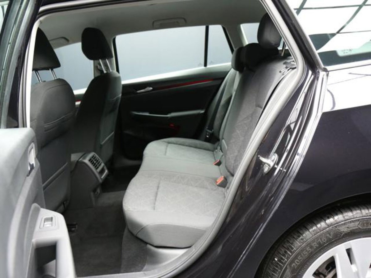 Volkswagen Golf Variant 1.0 TSI EVO Life (9)