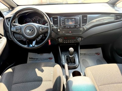 Kia Carens 1.6 GDI Cool (10)