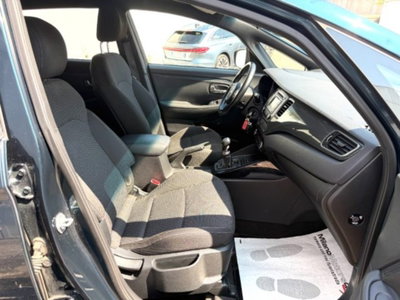 Kia Carens 1.6 GDI Cool (15)