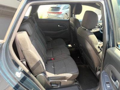 Kia Carens 1.6 GDI Cool (16)