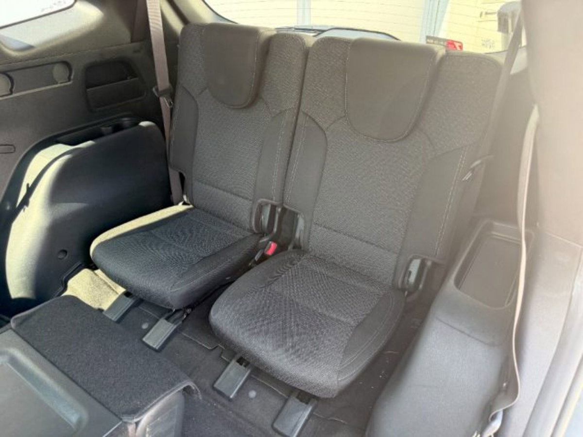 Kia Carens 1.6 GDI Cool (17)