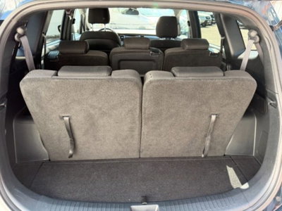 Kia Carens 1.6 GDI Cool (18)