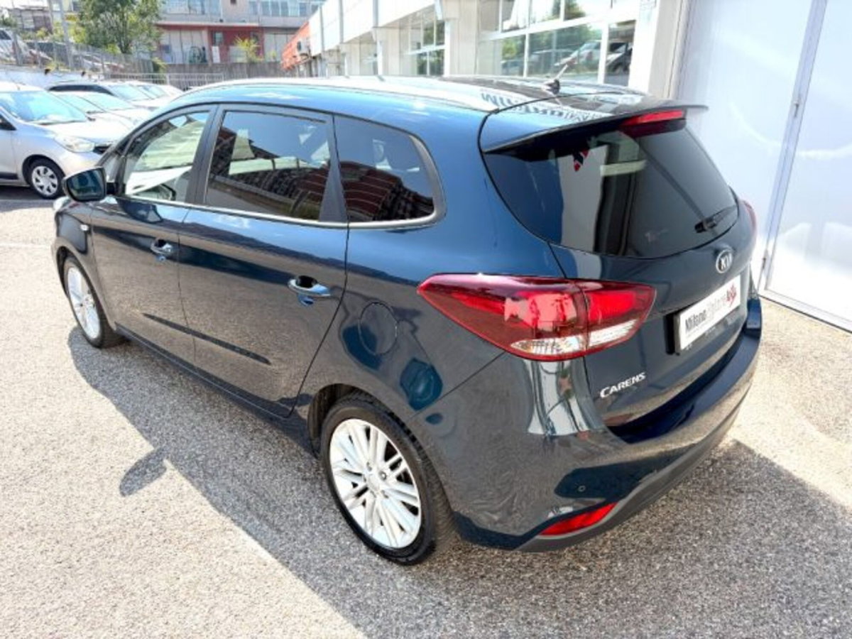 Kia Carens 1.6 GDI Cool (3)