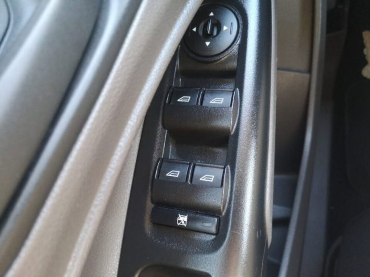 Ford Tourneo Connect 1.5 EcoBlue 100 CV Titanium (12)
