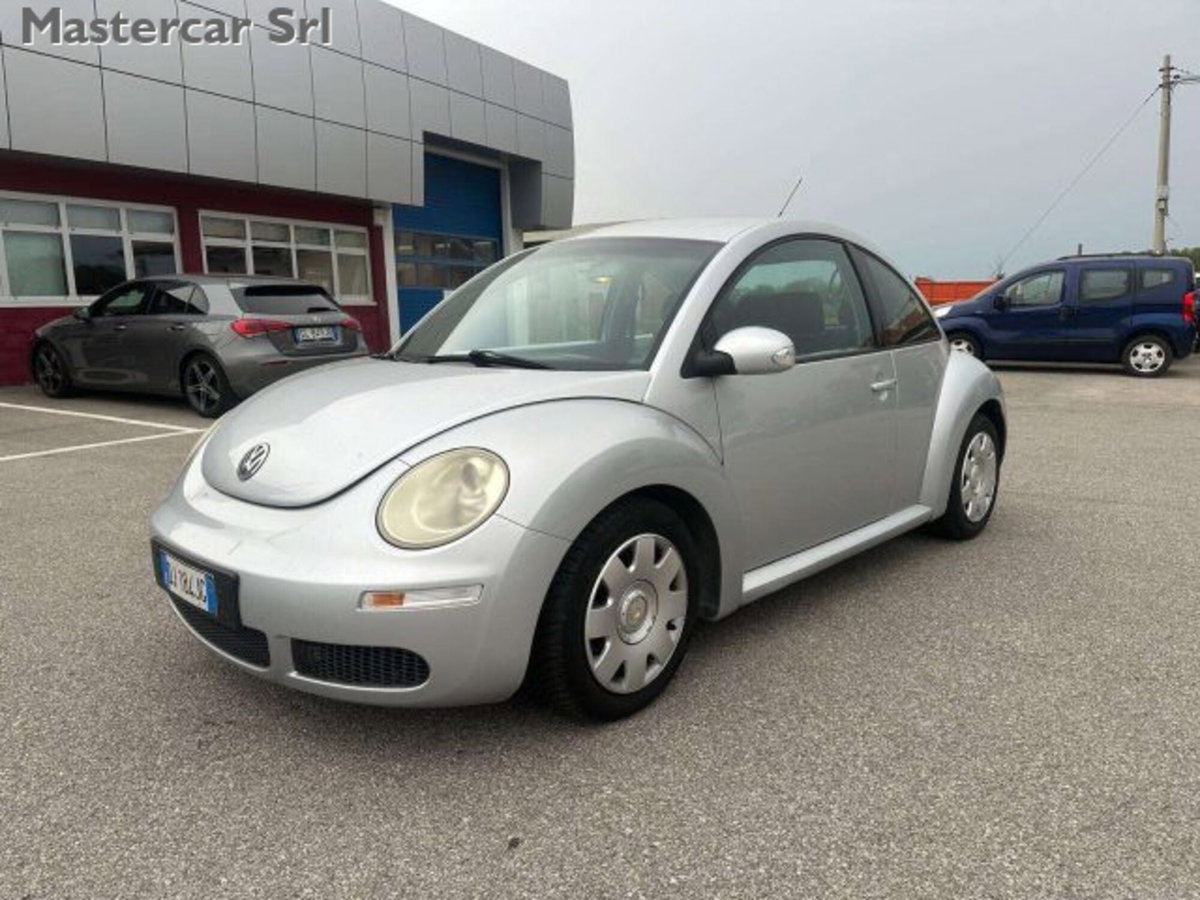Volkswagen New Beetle TDI 105CV (2)