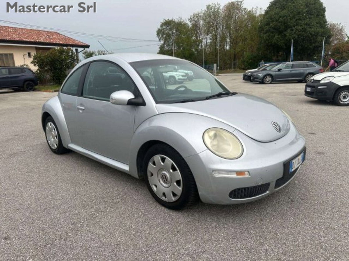 Volkswagen New Beetle TDI 105CV (8)
