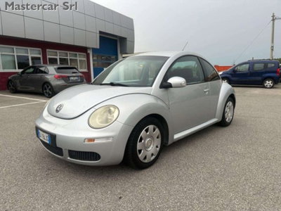 Volkswagen New Beetle TDI 105CV (2)
