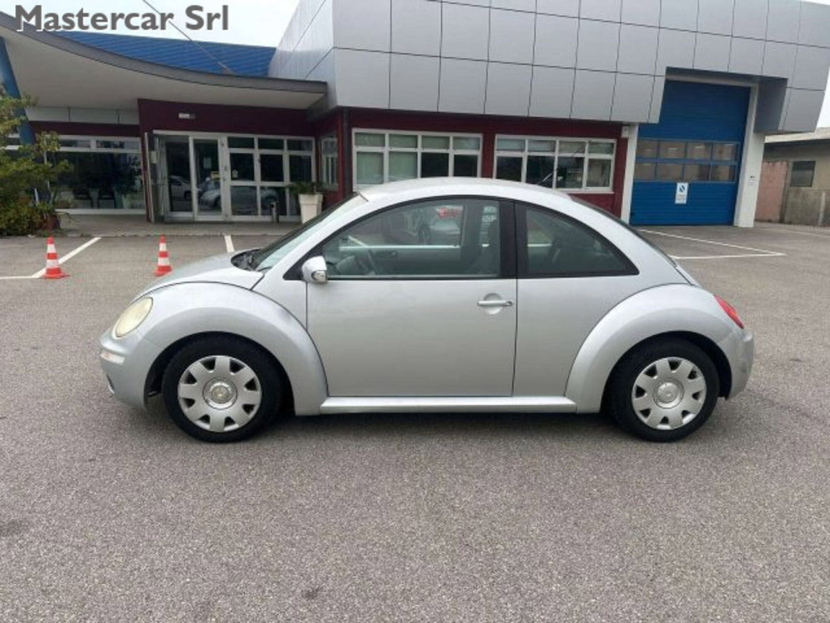 Volkswagen New Beetle TDI 105CV (3)