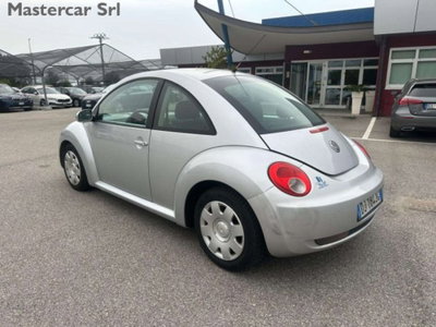 Volkswagen New Beetle TDI 105CV (4)