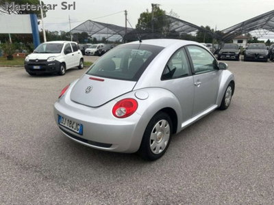 Volkswagen New Beetle TDI 105CV (6)