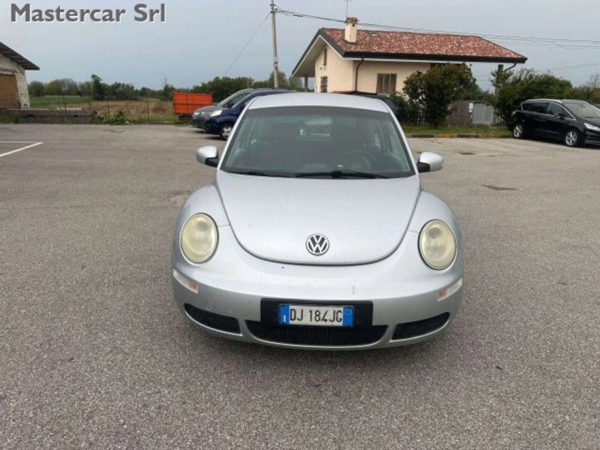 Volkswagen New Beetle TDI 105CV (9)